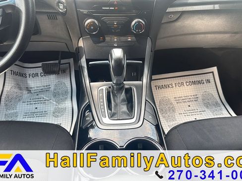 Used 2018 Ford Edge SE FWD image 13