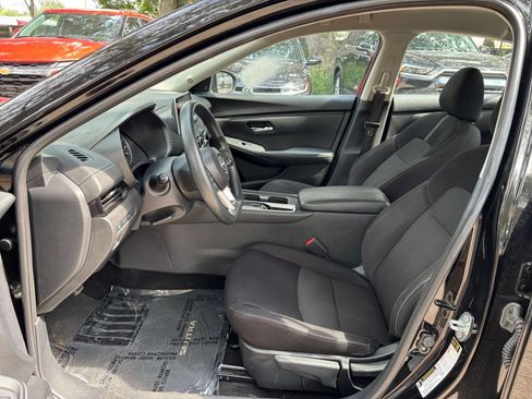 Used 2025 Nissan Sentra SV FWD image 24