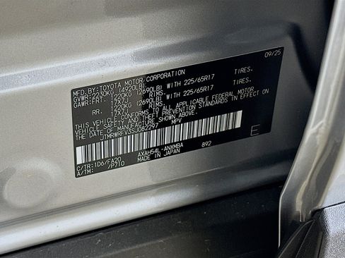 Used 2025 Toyota RAV4 XLE image 12