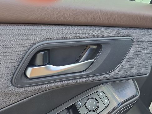 Certified 2023 Nissan Rogue SV image 18