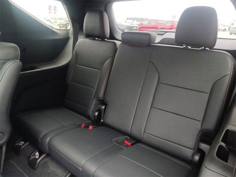 Used 2025 Chevrolet Traverse Z71 w/ Driver Confidence Package image 29