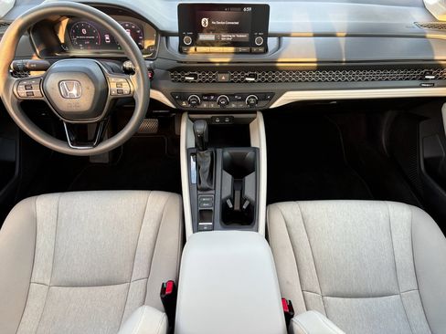 Used 2025 Honda Accord SE image 2