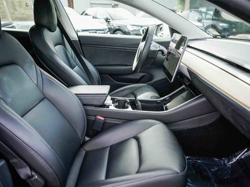 Used 2020 Tesla Model 3 Long Range image 16