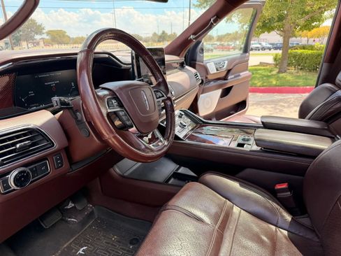 Used 2019 Lincoln Navigator Black Label w/ Cargo Package AWD/4WD image 10