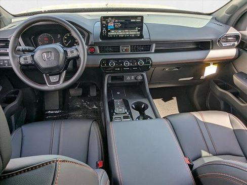 New 2025 Honda Pilot TrailSport image 15