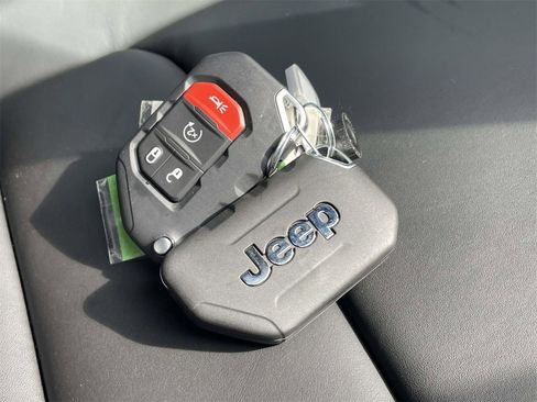 New 2025 Jeep Wrangler Unlimited Rubicon image 35