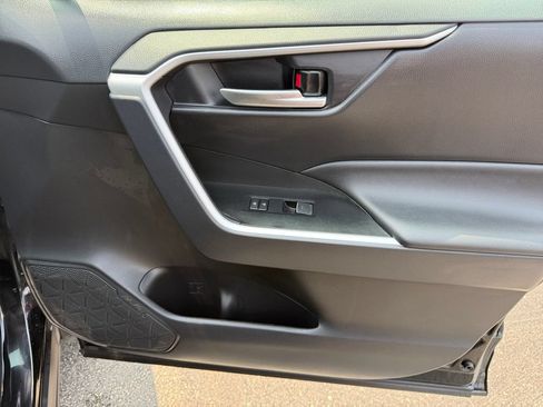 Certified 2025 Toyota RAV4 XLE AWD/4WD image 19