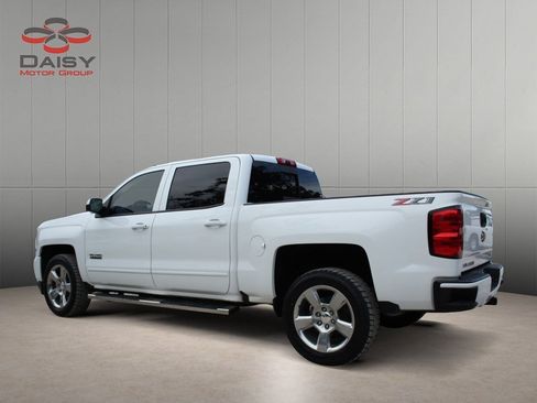 Used 2018 Chevrolet Silverado 1500 LT w/ Texas Edition image 7