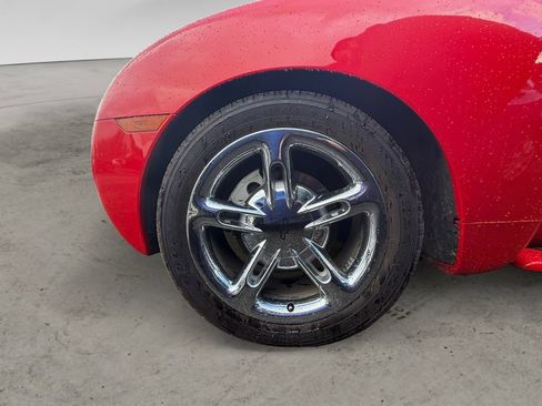 Used 2003 Chevrolet SSR w/ Preferred Equipment Group image 9