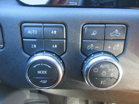 New 2026 GMC Sierra 2500 SLT image 18