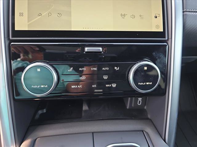 New 2026 Land Rover Discovery Limited Edition AWD/4WD image 24