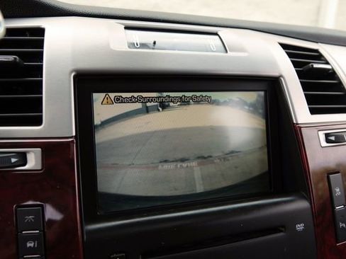 Used 2007 Cadillac Escalade 2WD w/ Information Package image 36