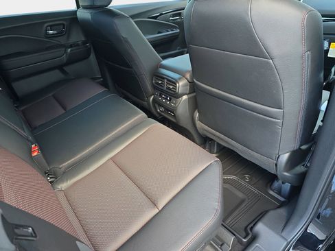 New 2026 Honda Ridgeline Black Edition image 11