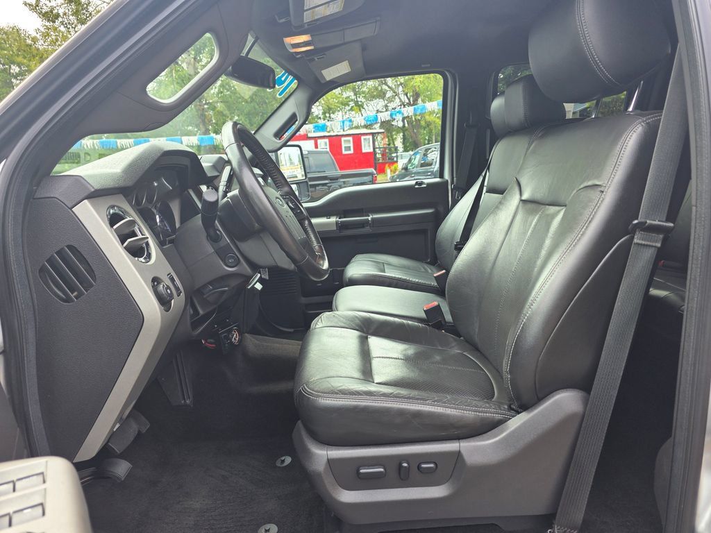 Used 2014 Ford F250 Lariat w/ Chrome Package AWD/4WD image 4