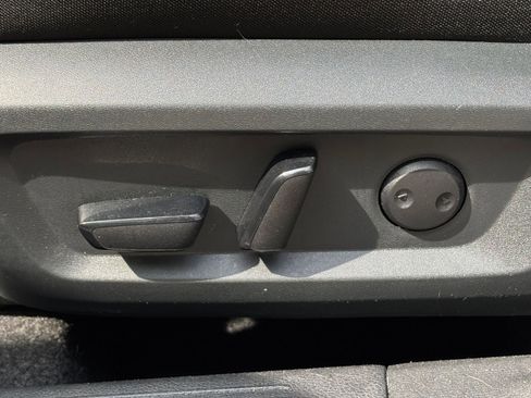 Used 2025 Nissan Rogue SV FWD image 22