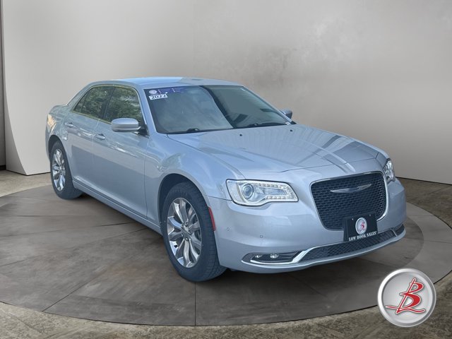 Used 2021 Chrysler 300 Touring L AWD/4WD image 1