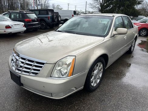 Used 2008 Cadillac DTS FWD image 2