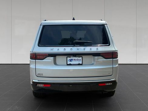 Used 2024 Jeep Wagoneer Series II w/ Flexible Seating Group AWD/4WD image 4