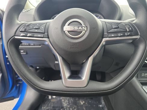 Used 2024 Nissan Sentra SV FWD image 30