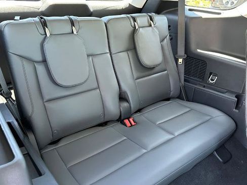 Certified 2026 Ford Explorer Active w/ Active Comfort Package RWD image 18