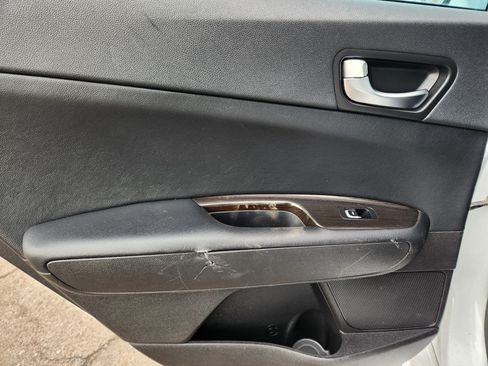 Used 2019 Kia Optima EX image 11