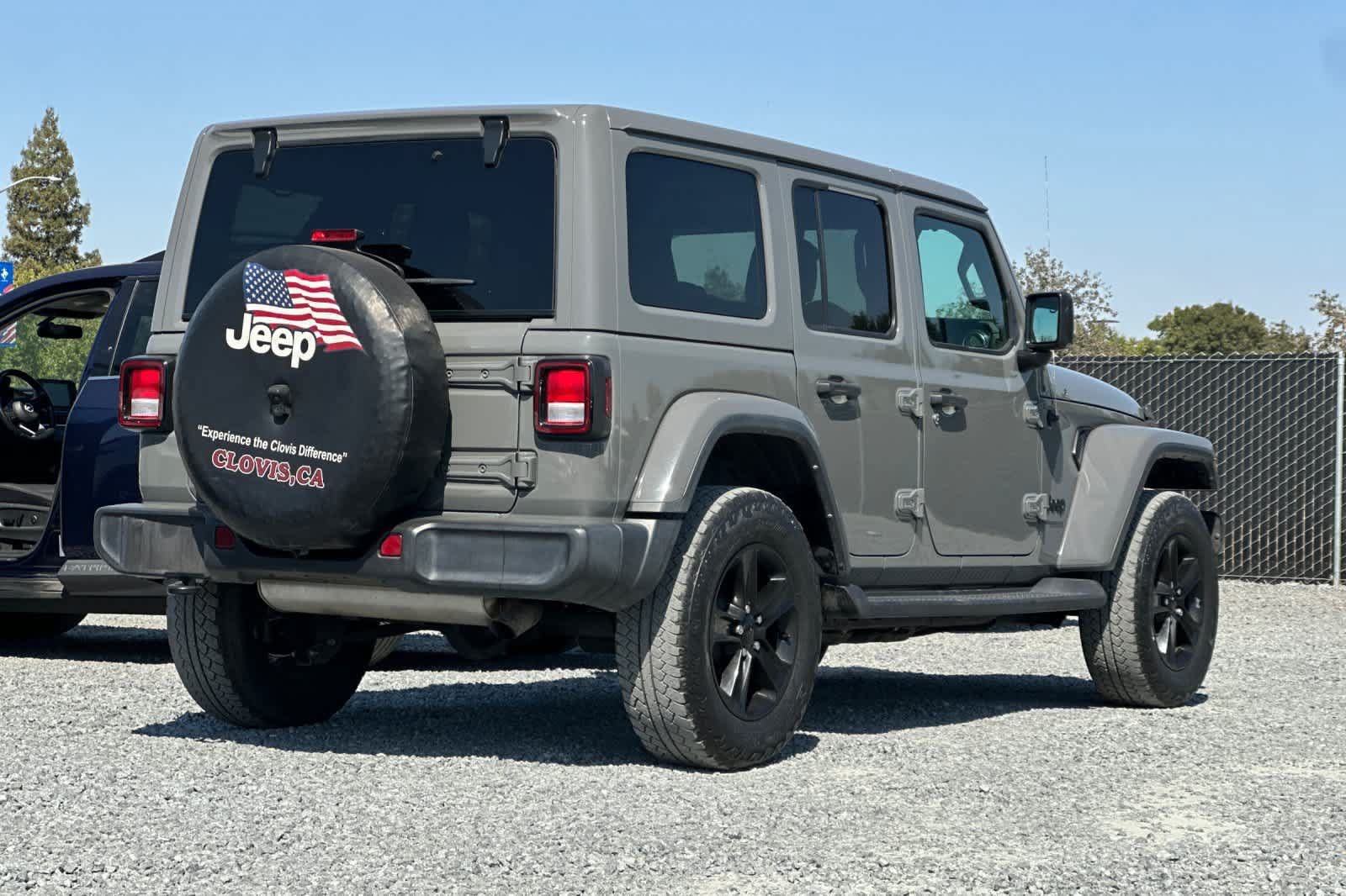 Used 2021 Jeep Wrangler Unlimited Sahara AWD/4WD image 3