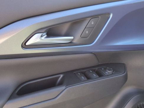 New 2026 Chevrolet Equinox EV LT image 22