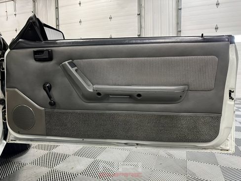 Used 1987 Ford Mustang LX image 46