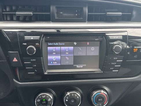 Used 2016 Toyota Corolla L image 23