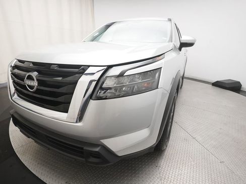 Used 2024 Nissan Pathfinder SV AWD/4WD image 12