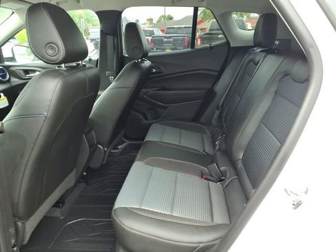 Used 2026 Chevrolet Trax LT w/ LT Convenience Package FWD image 18