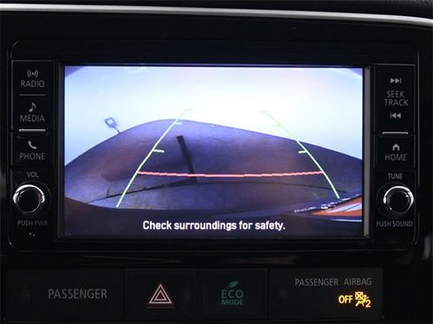 Used 2018 Mitsubishi Outlander SE image 27