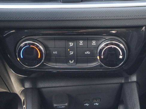 Used 2025 Chevrolet TrailBlazer LT AWD/4WD image 11
