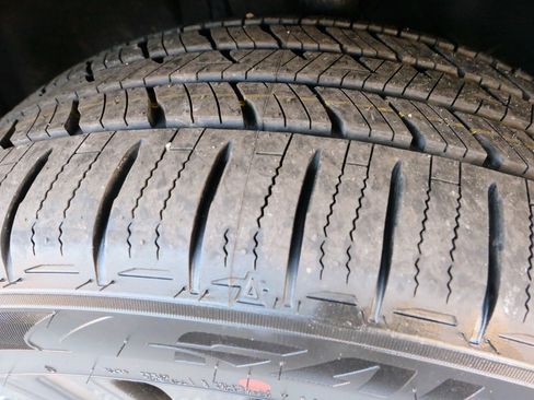 Used 2023 Lexus RZ 450e Luxury image 35