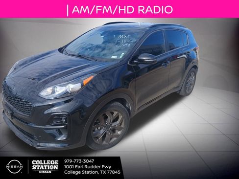 Used 2022 Kia Sportage Nightfall Edition image 6