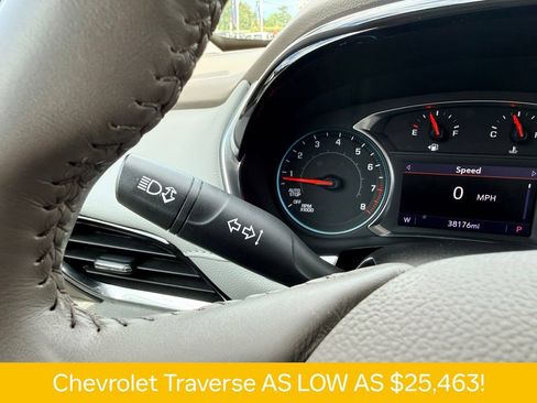Used 2020 Chevrolet Traverse LT FWD image 22