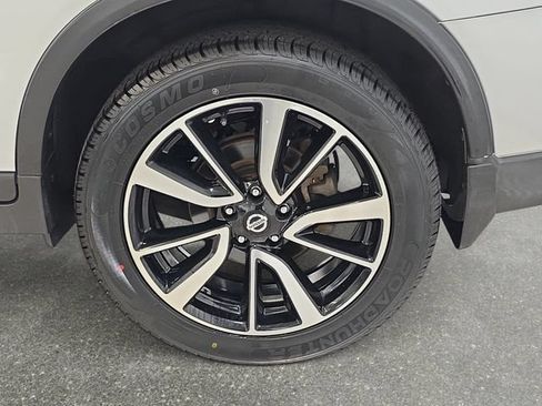 Used 2020 Nissan Rogue SL w/ Premium Package AWD/4WD image 30