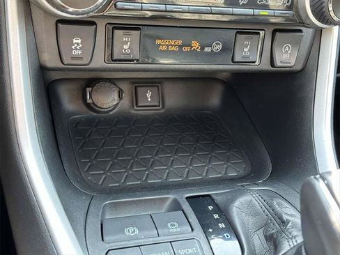 Certified 2020 Toyota RAV4 XLE Premium AWD/4WD image 6
