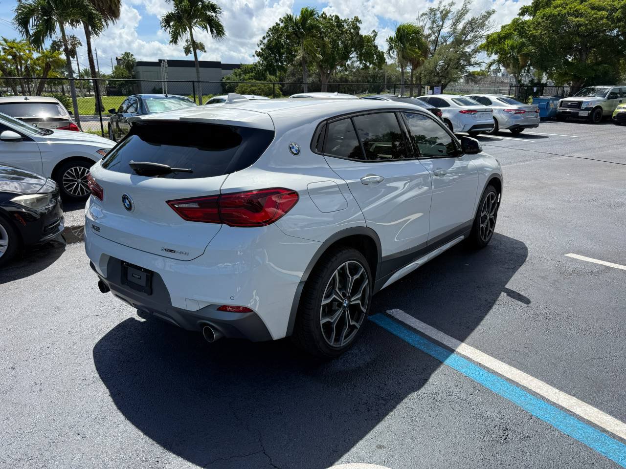 Used 2018 BMW X2 xDrive28i w/ M SportX Package AWD/4WD image 3