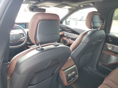 New 2026 Lincoln Nautilus Reserve AWD/4WD image 30
