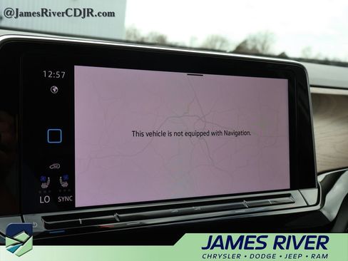 Used 2025 Volkswagen Atlas SE image 36