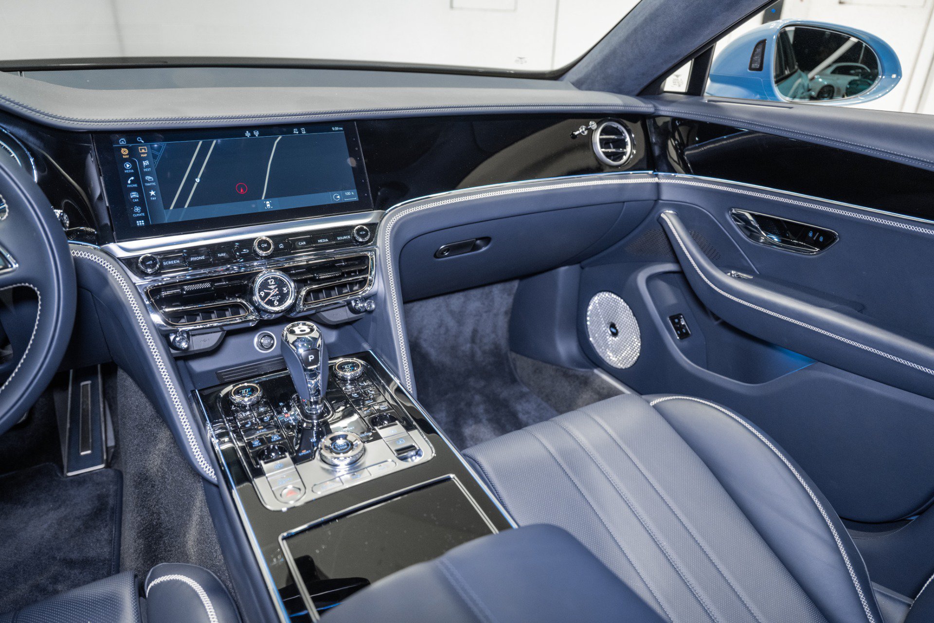 Used 2024 Bentley Flying Spur V8 AWD/4WD image 34