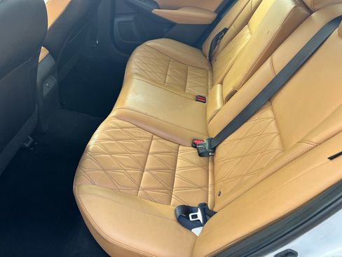 Used 2023 Nissan Sentra SV w/ SV Premium Package image 9