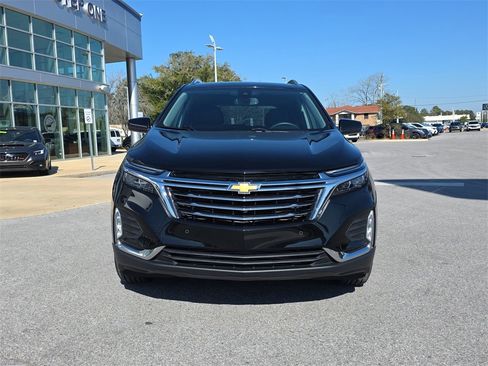 Used 2023 Chevrolet Equinox Premier image 4