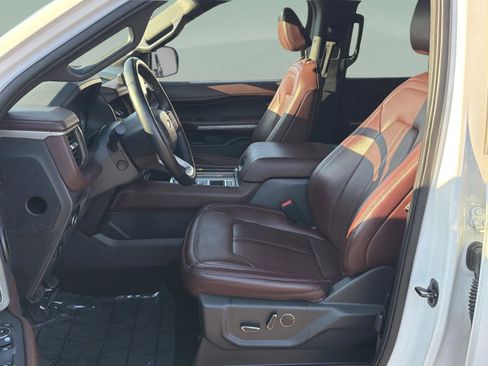 Used 2023 Ford Expedition Limited image 19