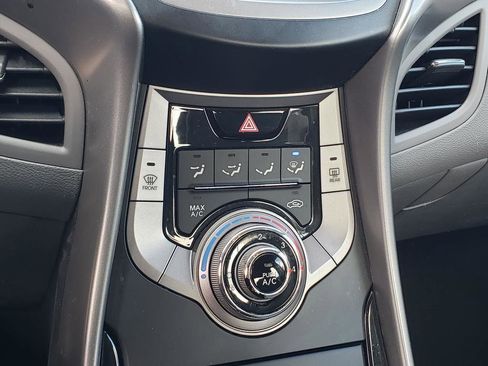 Used 2013 Hyundai Elantra GLS image 30