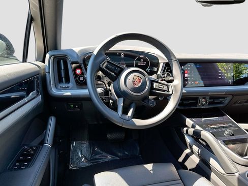Certified 2026 Porsche Cayenne Coupe AWD/4WD image 25