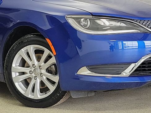 Used 2015 Chrysler 200 Limited w/ Convenience Group image 3