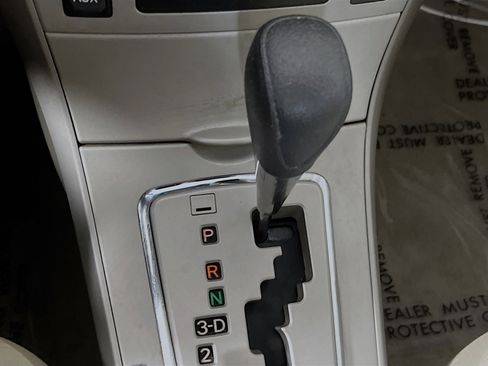 Used 2012 Toyota Corolla LE image 23