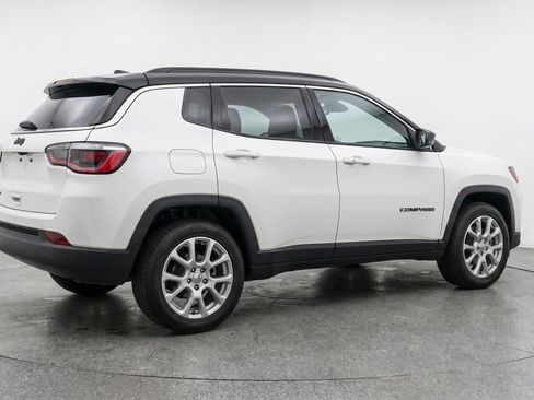 Used 2025 Jeep Compass Limited AWD/4WD image 9